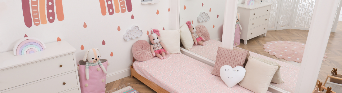 example of a peaceful bedtime environment showing how a toddler’s room setup supports calm sleep