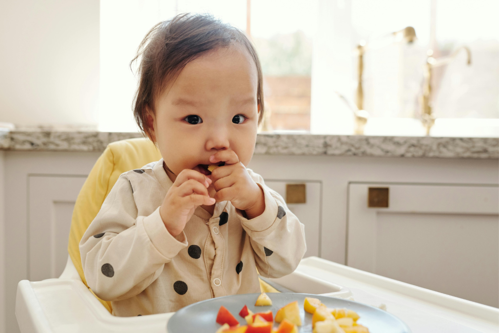 Peaceful bedtime environment supported by well-timed toddler evening meals.
