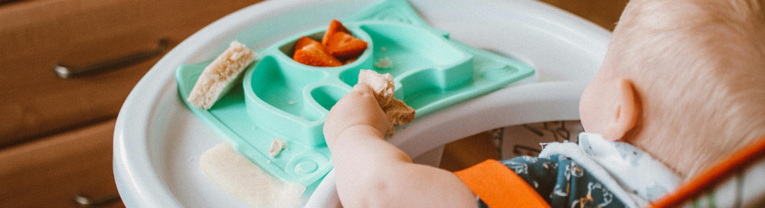 oddler bedtime nutrition showing healthy evening snacks that support better sleep.